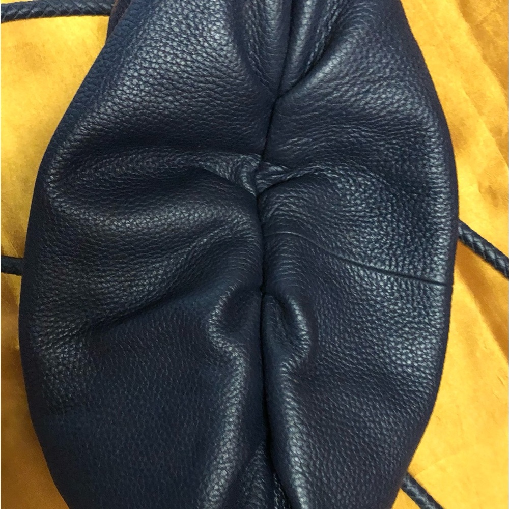 Maxx New York Navy Blue satchel with Kiss-Lock Closure’s - Picture 6 of 6